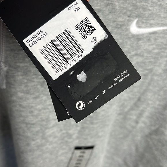 NWT Nike Sportswear Fleece Hoodie - Picture 7 of 8